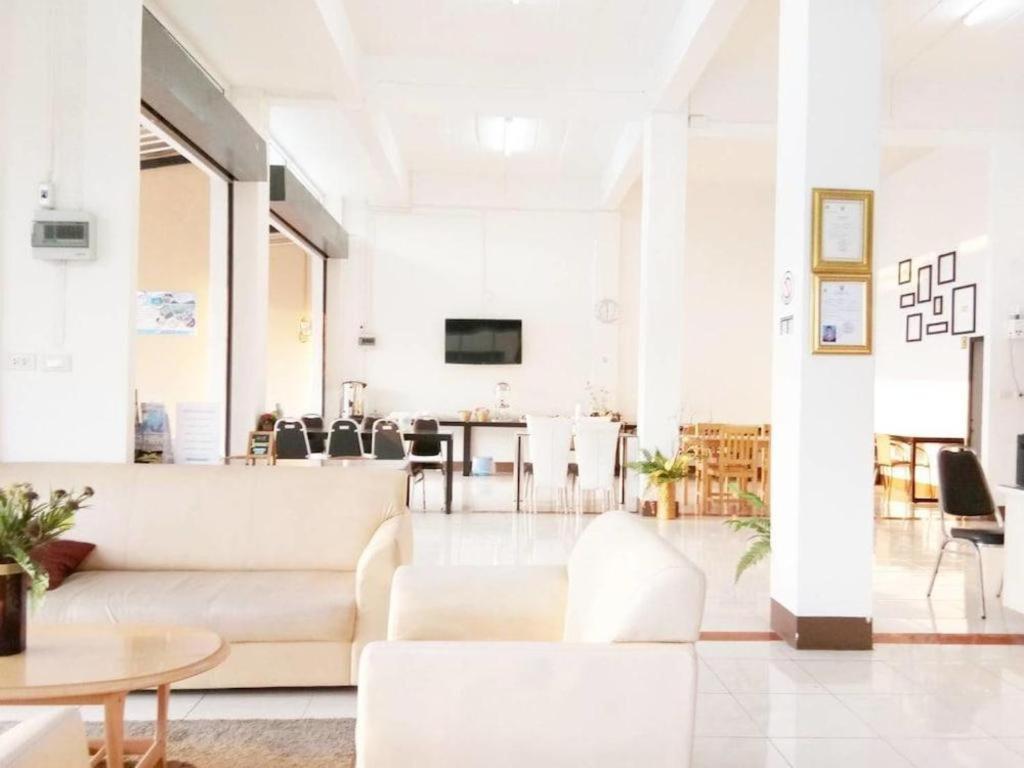 Rueangrat Hotel Ranong Dış mekan fotoğraf